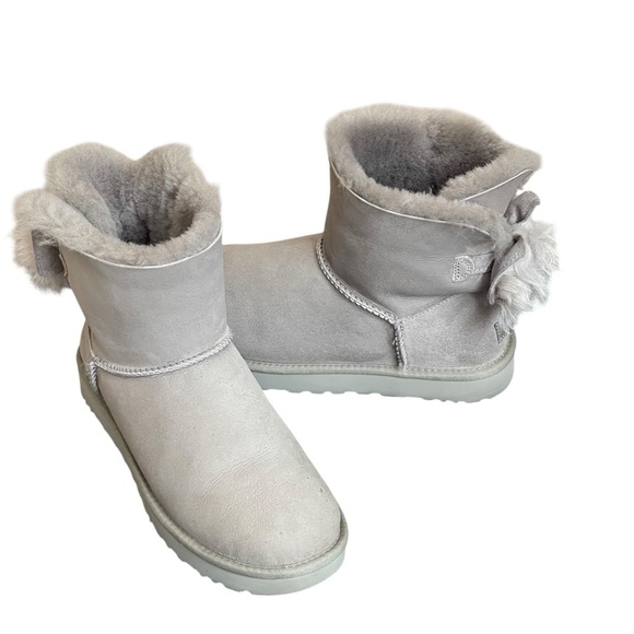 UGG FLUFF BOW MINI WILLOW SUEDE SHEEPSKIN WOMEN'S BOOTS SIZE US 10 - Picture 1 of 15